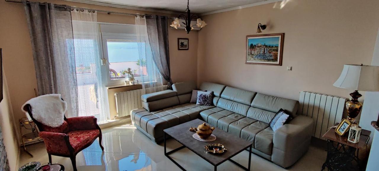 Apartments Tatjana Senj  Exterior foto