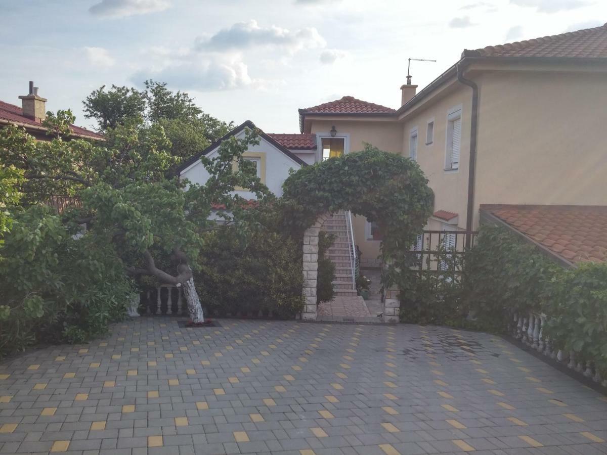 Apartments Tatjana Senj  Exterior foto